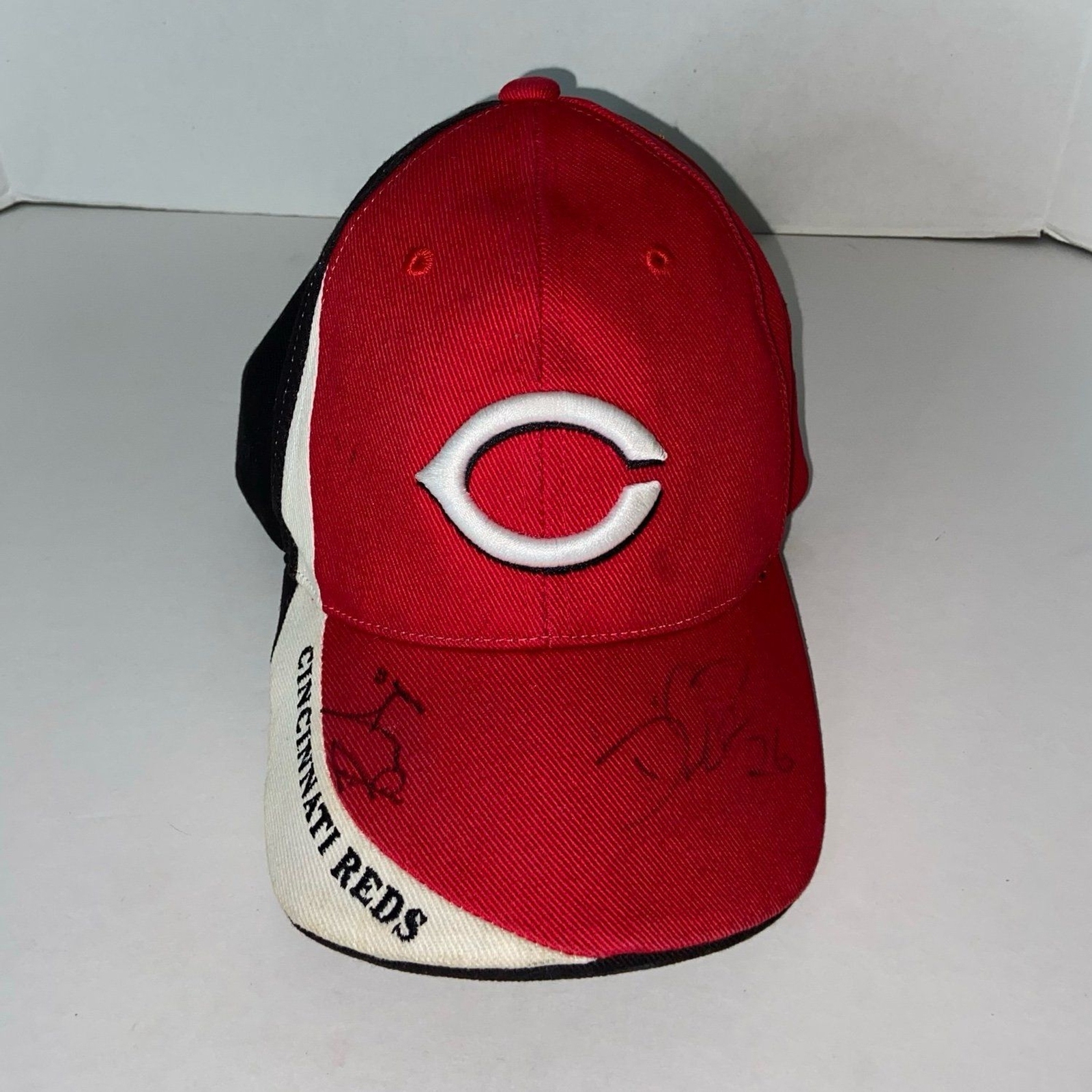 2007 Cincinnati Reds Autographed Hat Bronson Arroyo & David Ross