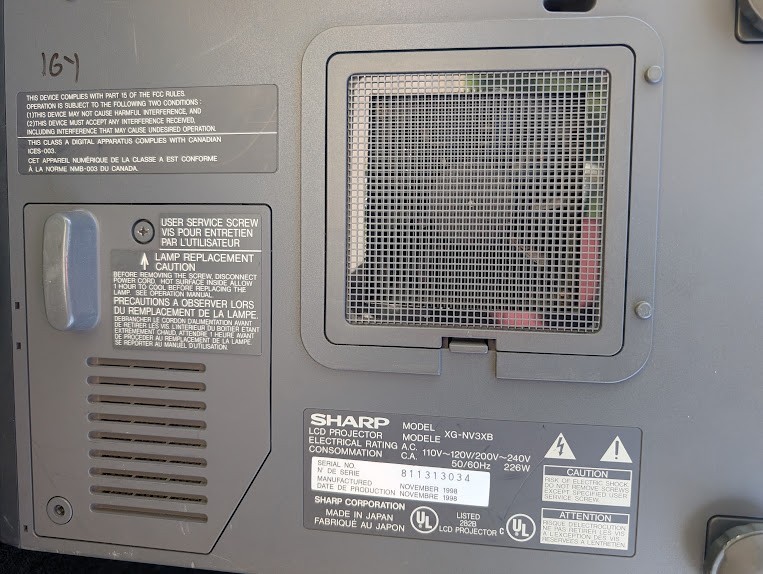 Sharp Notevision3 XG-NV3XB LCD Projector - Powers On, No Light / For Parts...