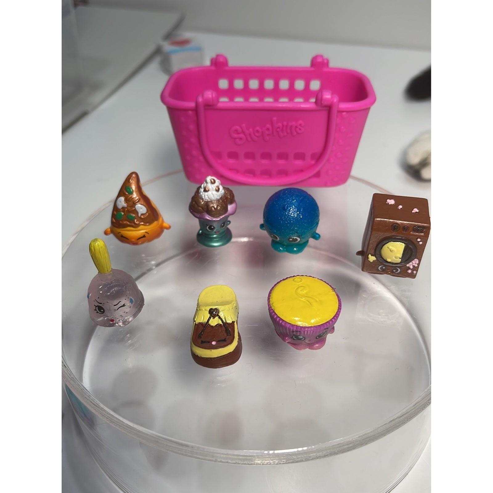 Shopkins ULTRA RARE lot of 7 with basket