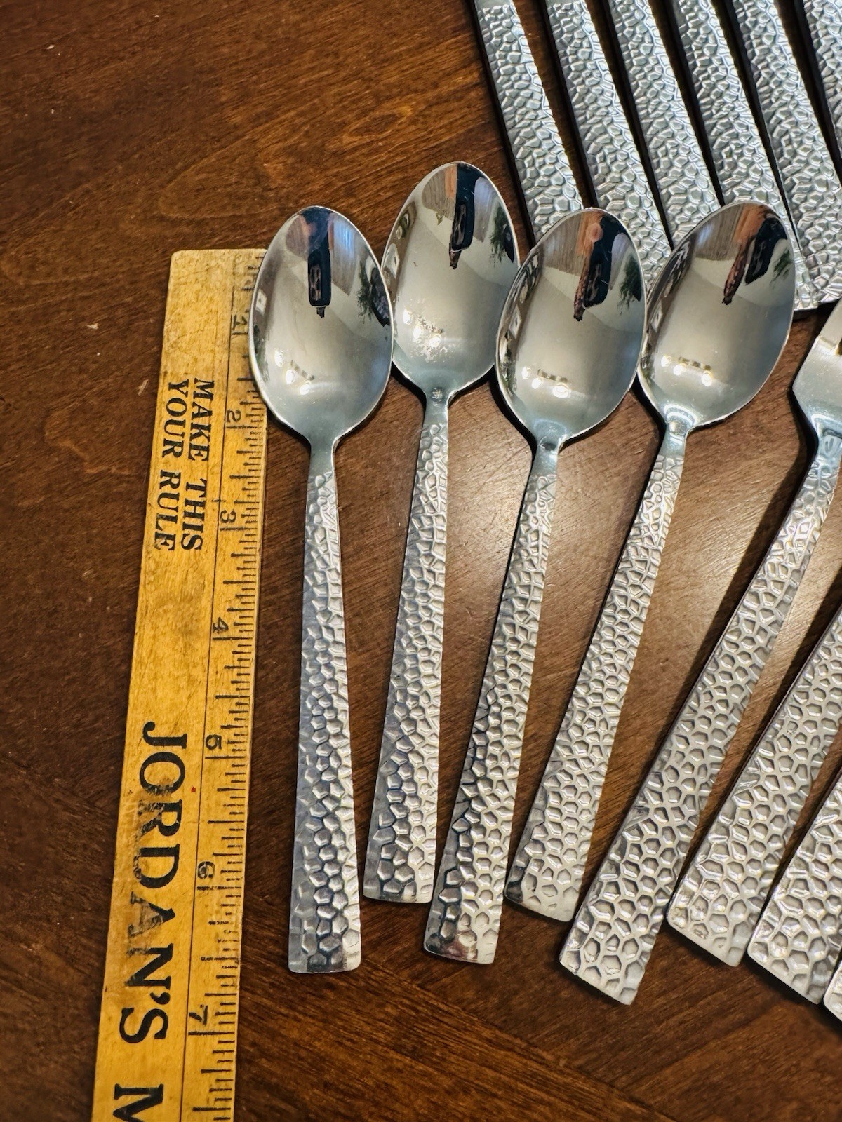 50 PCS Elyon Crown Hammered Reflective Silver Flatware Hi Quality Stainless SET
