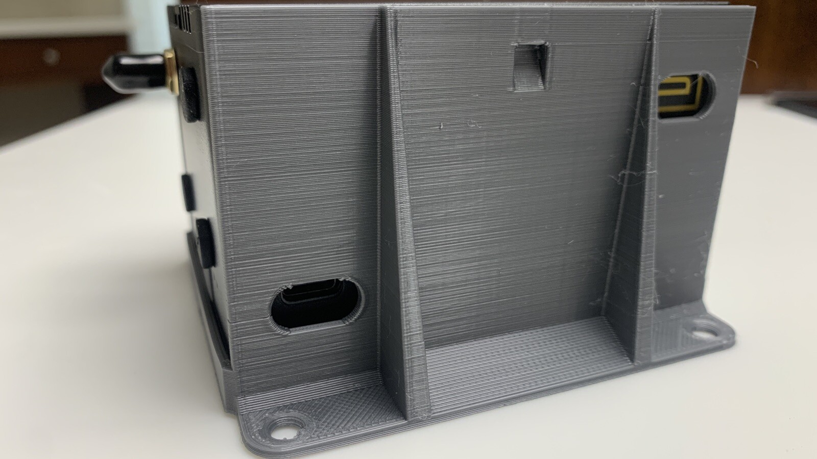 Helium rak miner v2 (MNTD) - Wall/Box Mount
