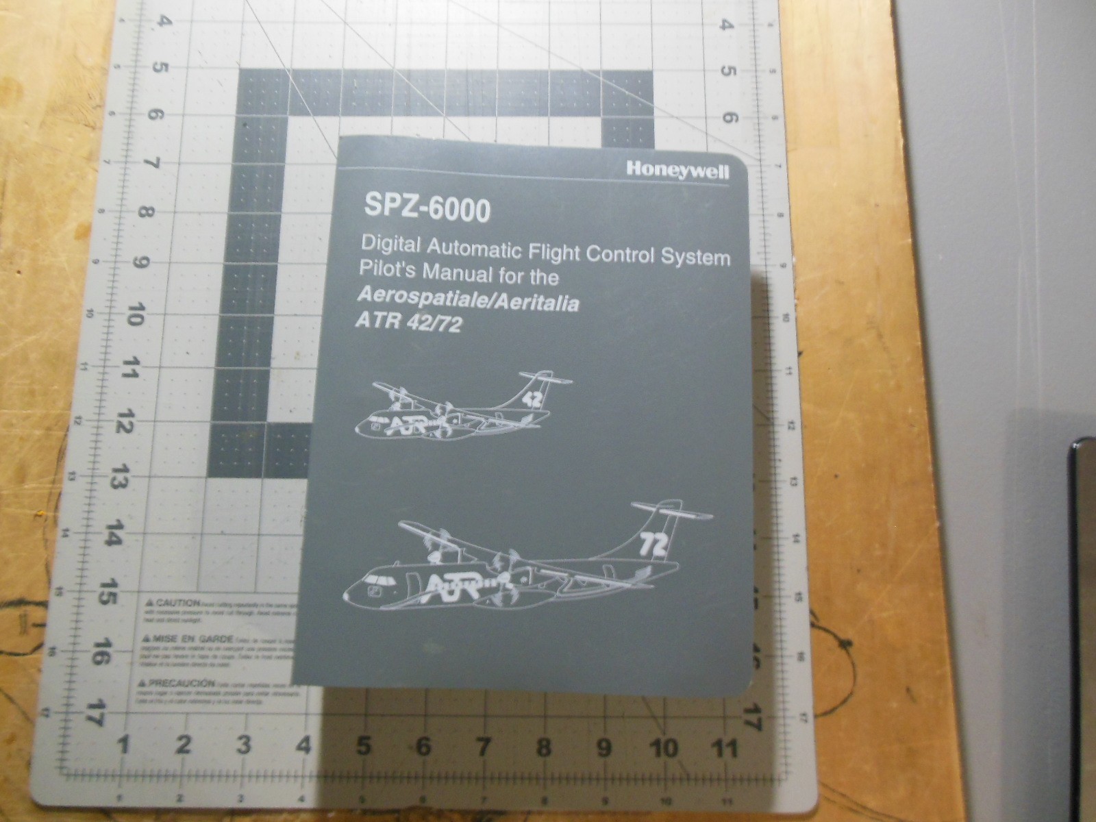 Pilots Manual for the Honeywell SPZ-6000 for the ATR-42 and ATR-72