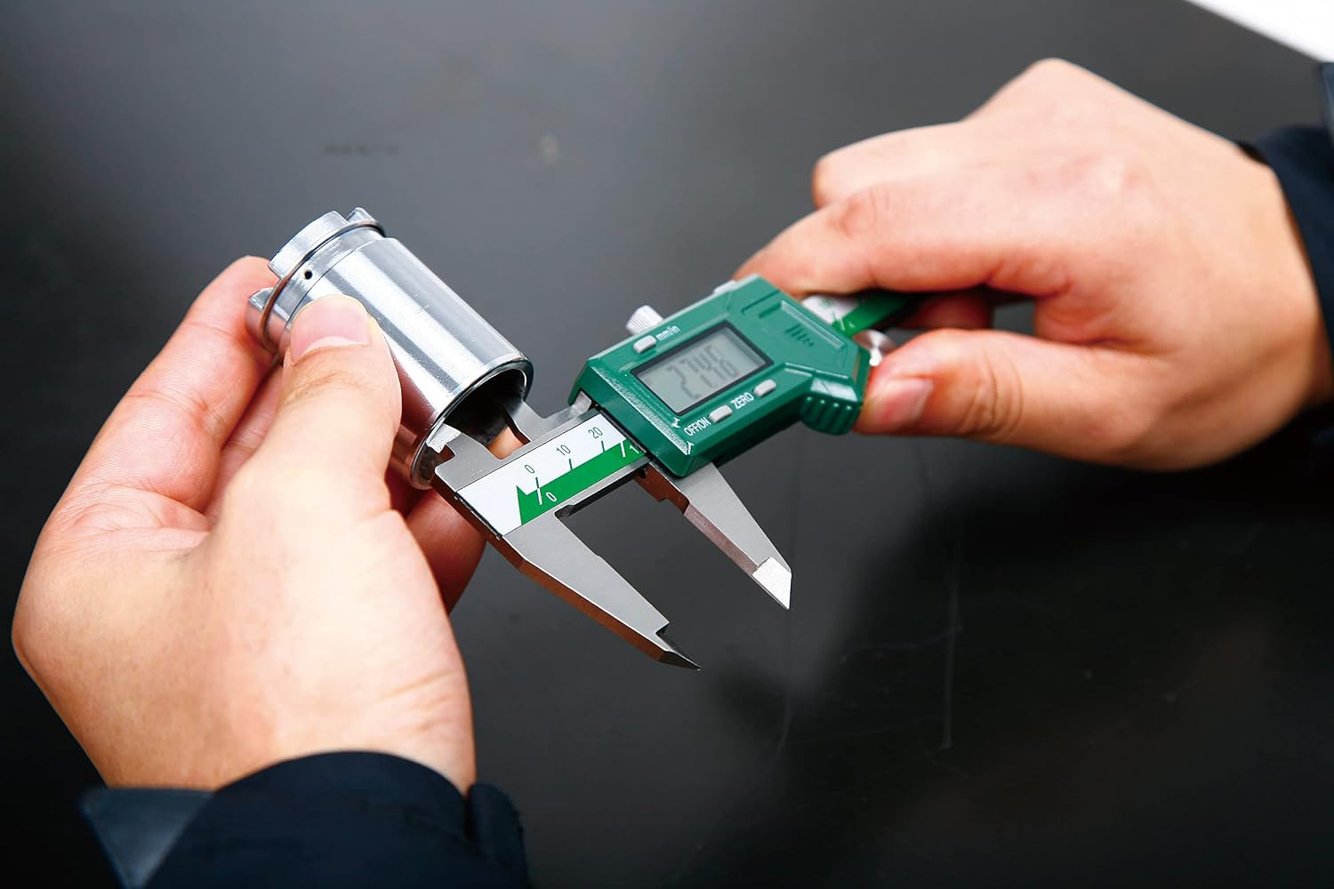 Digital Caliper 0-8 Inch Precision Measuring Tool for Accurate Readings