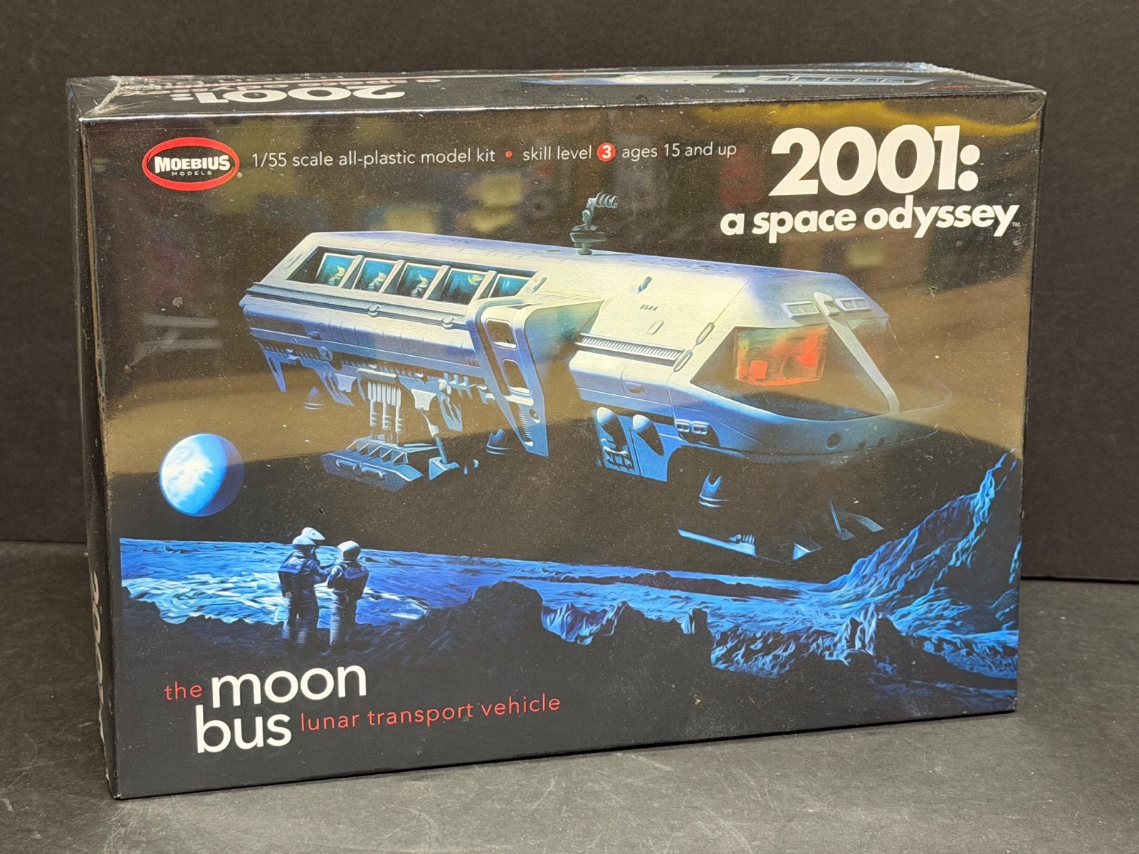 MOEBIUS models 1/55 2001: A SPACE ODYSSEY THE MOON BUS model kit (161)