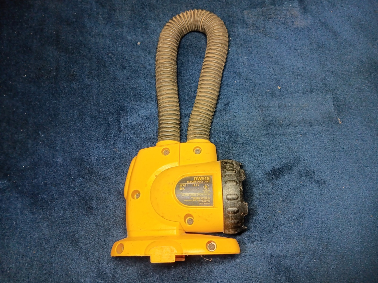Dewalt DW919 Cordless DW919 18V 18 Volt Flexible Worklight Bare Tool No Battery