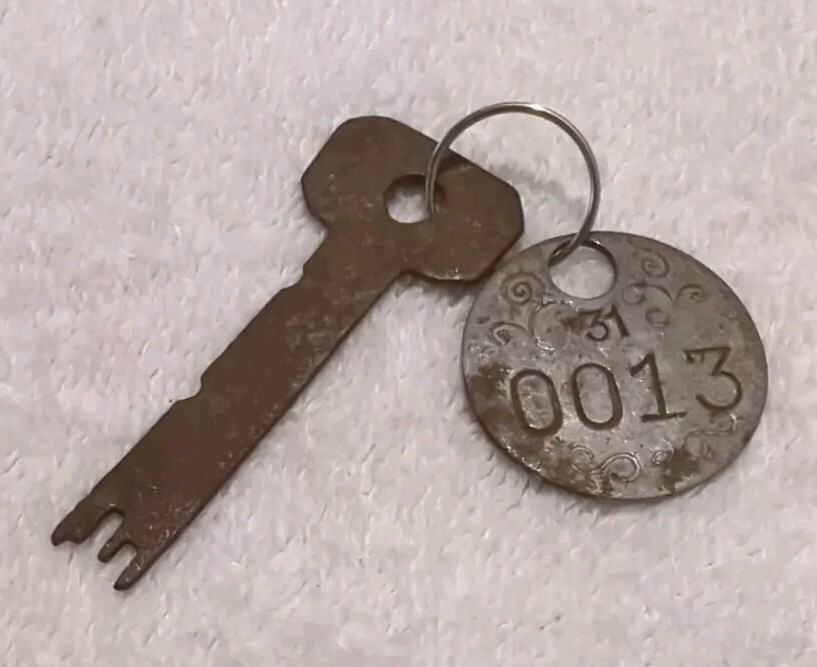 Vintage Short Flat Key w/Old Motel Room Tag ~ Key is Unmarked ~ Used