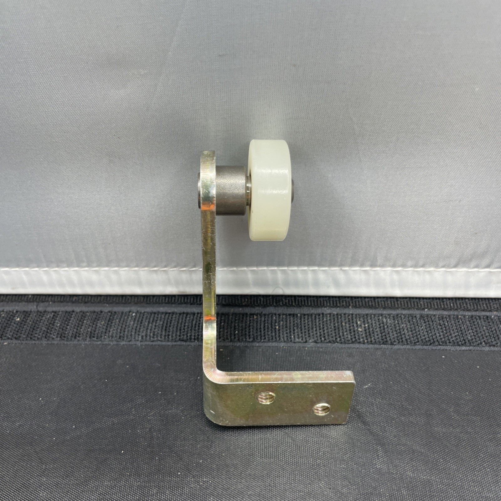 STANLEY ACCESSBOTTOM GUIDE FSL-LH; INCLUDES: BRACKET, ROLLER & C-CLIP515192