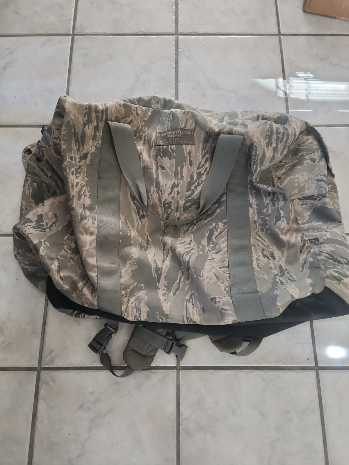 FORCEGEAR DUFFLE BAG WITH BACKPACK STRAPS