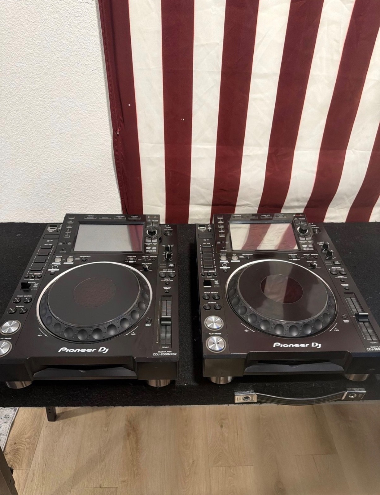 Pioneer CDJ-2000NXS2 Pro DJ USB Pro Turntable Excellent Condition