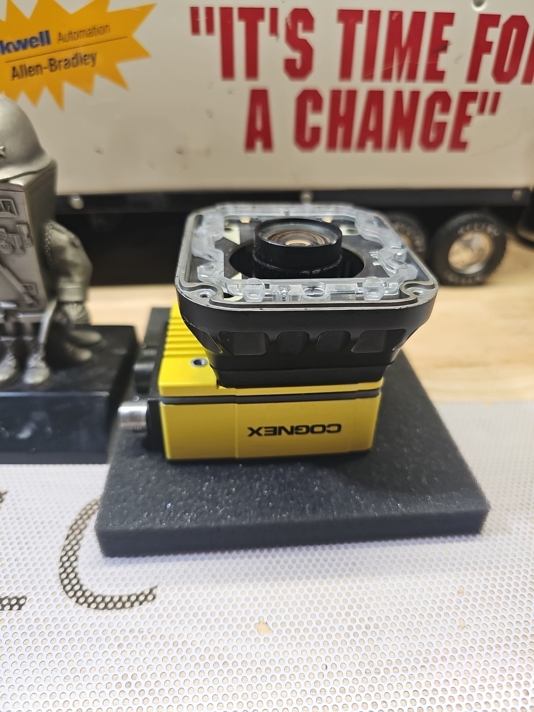 Cognex IS7800M-363-50 Insight Vision Camera Real Pictureres!!
