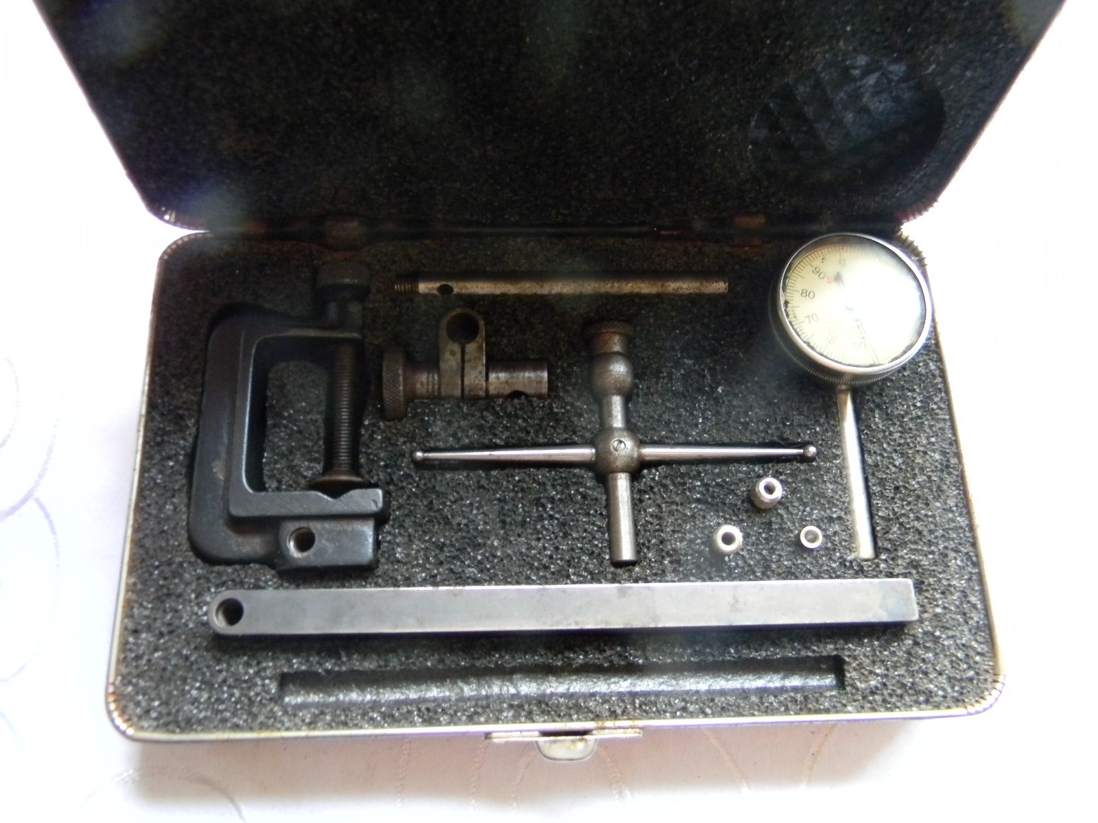 STARRETT JEWELED DIAL INDICATOR .001" WITH ATTACHMENTS IN A RED STORAGE BOX #196