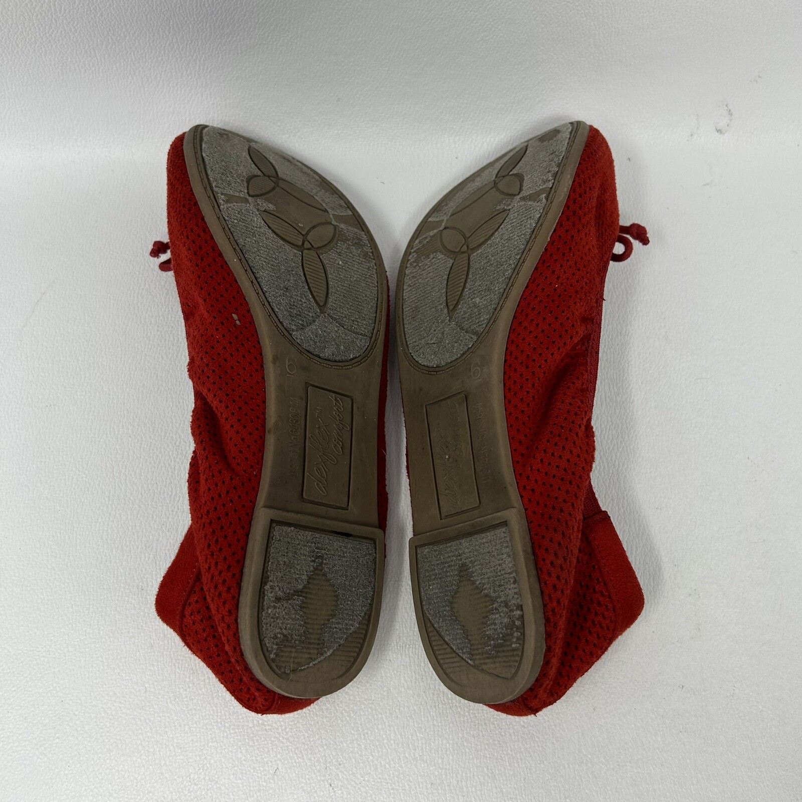 Dexflex Comfort Womens Red Perforated Slip On Ballet Flats Size 6