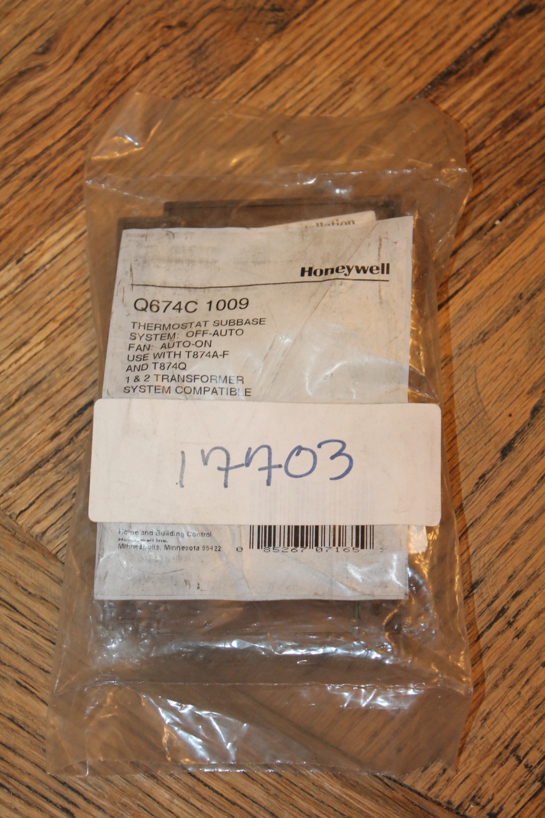 HONEYWELL Q674C1009/41-21448-01 HEAT/COOL THERMOSTAT SUBBASE 24 VOLT 17703