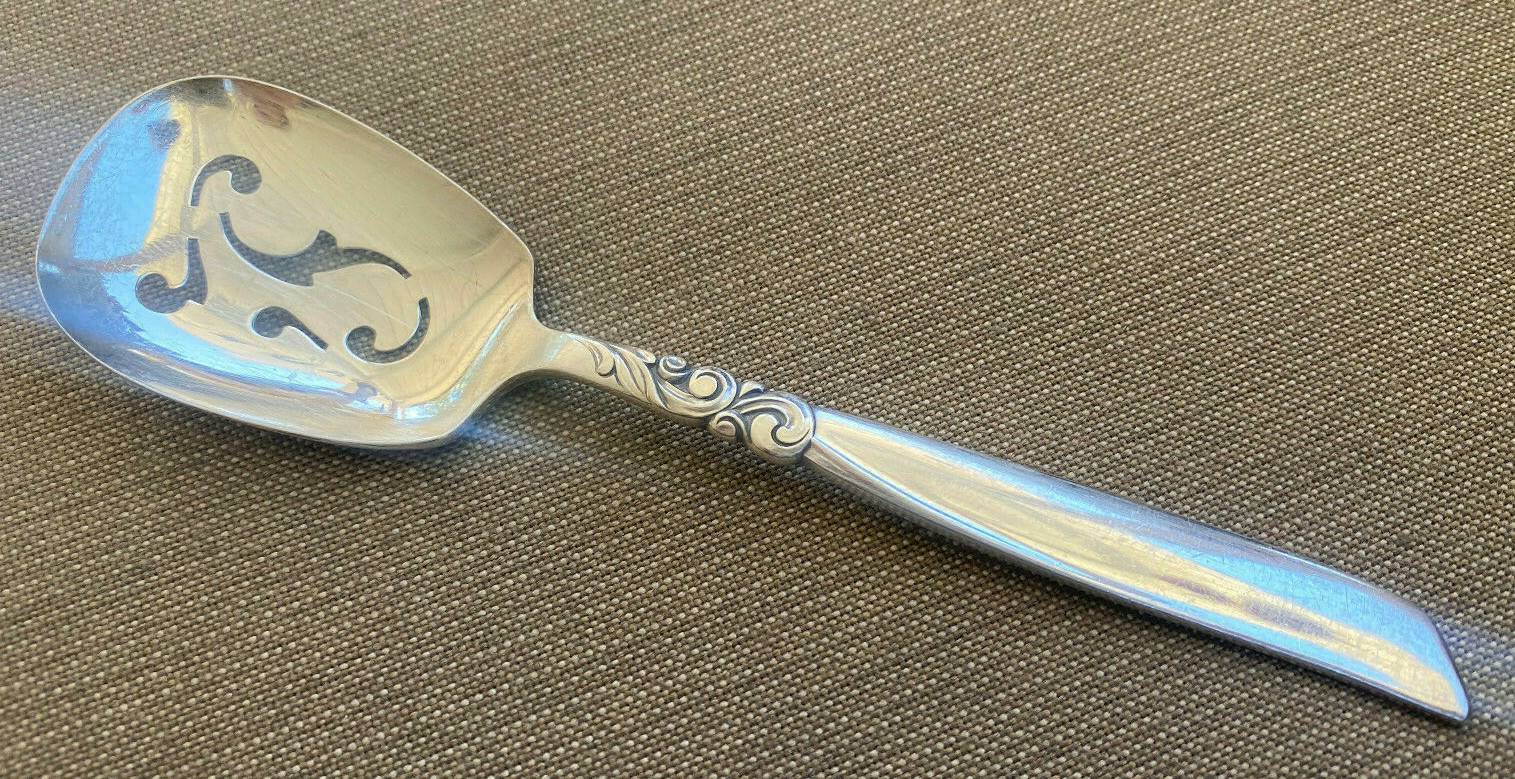 South Seas Oneida Community Silverplate 1 Pierced Bon Bon Spoon 1955 Silver 5.5"