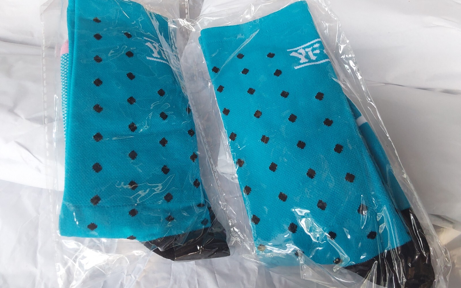 2 PAIRS !  Women Men's Cycling Socks Breathable, anti slip Blue black dots
