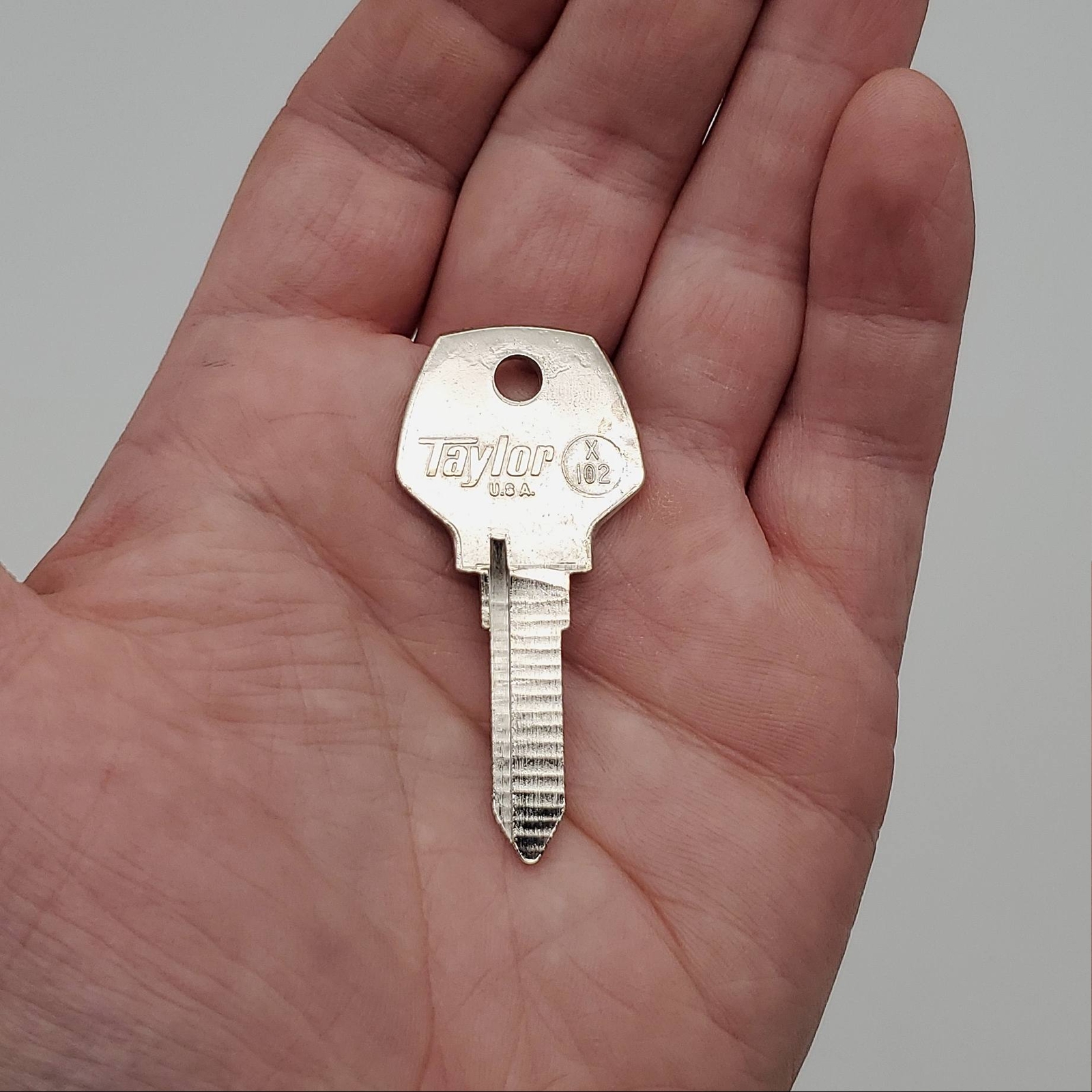 5x Ilco X102 Key Blanks fits Some Harley Davidson Motorcycles Nickel Plated NOS