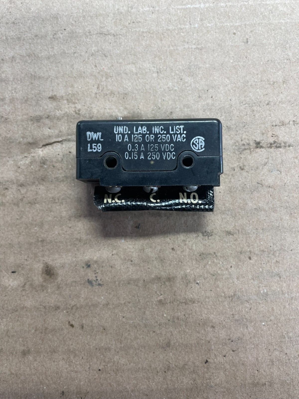 (Lot of 2) MICRO SWITCH,DT-2R-A7, BASIC SWITCH 10A 125V OR 250V