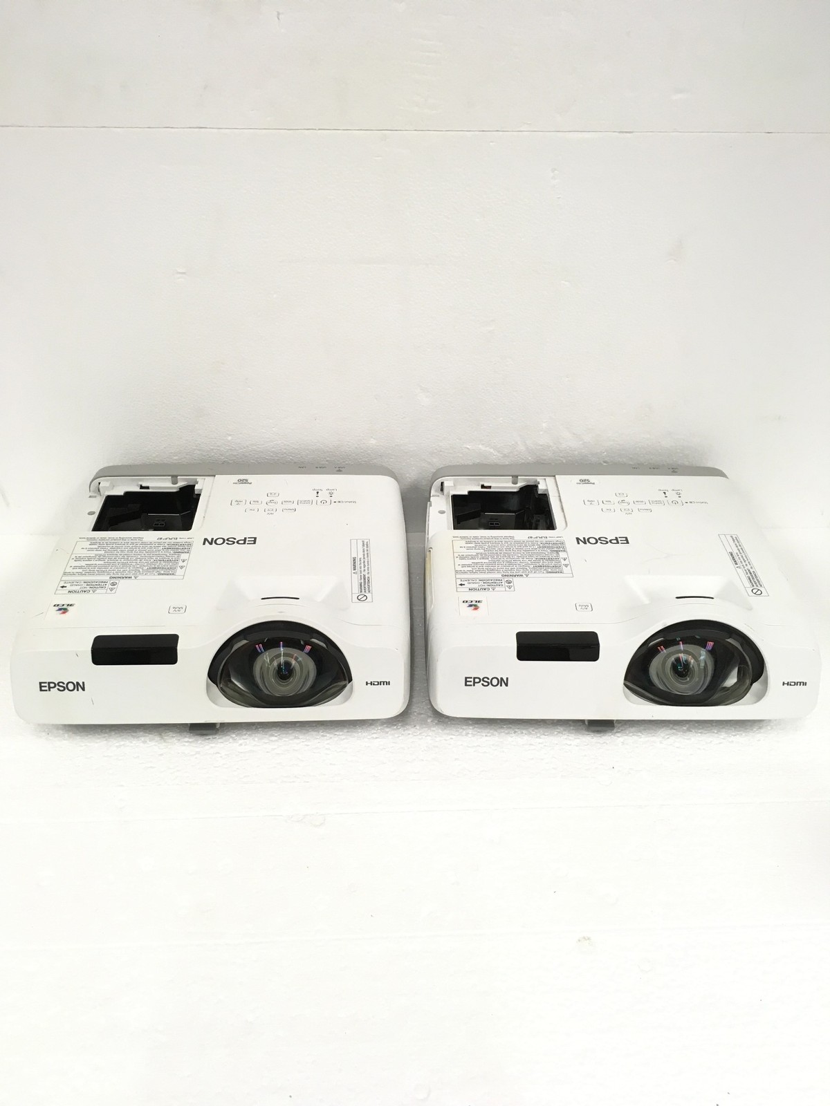 Lot of 2 Epson PowerLite 520 H674A LCD Projectors, No Lamp, FOR PARTS, FREE SHIP