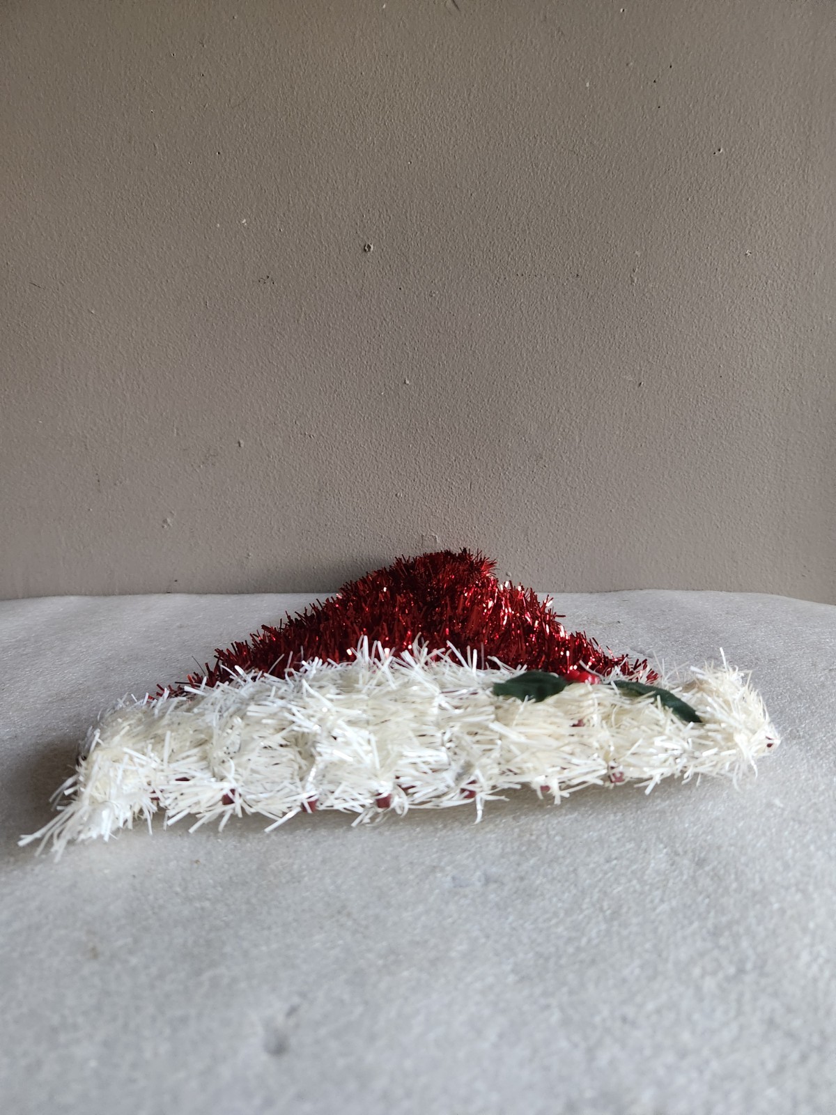 Tinsel Santa Claus Hat Decoration • Hanging • 13½"×9"