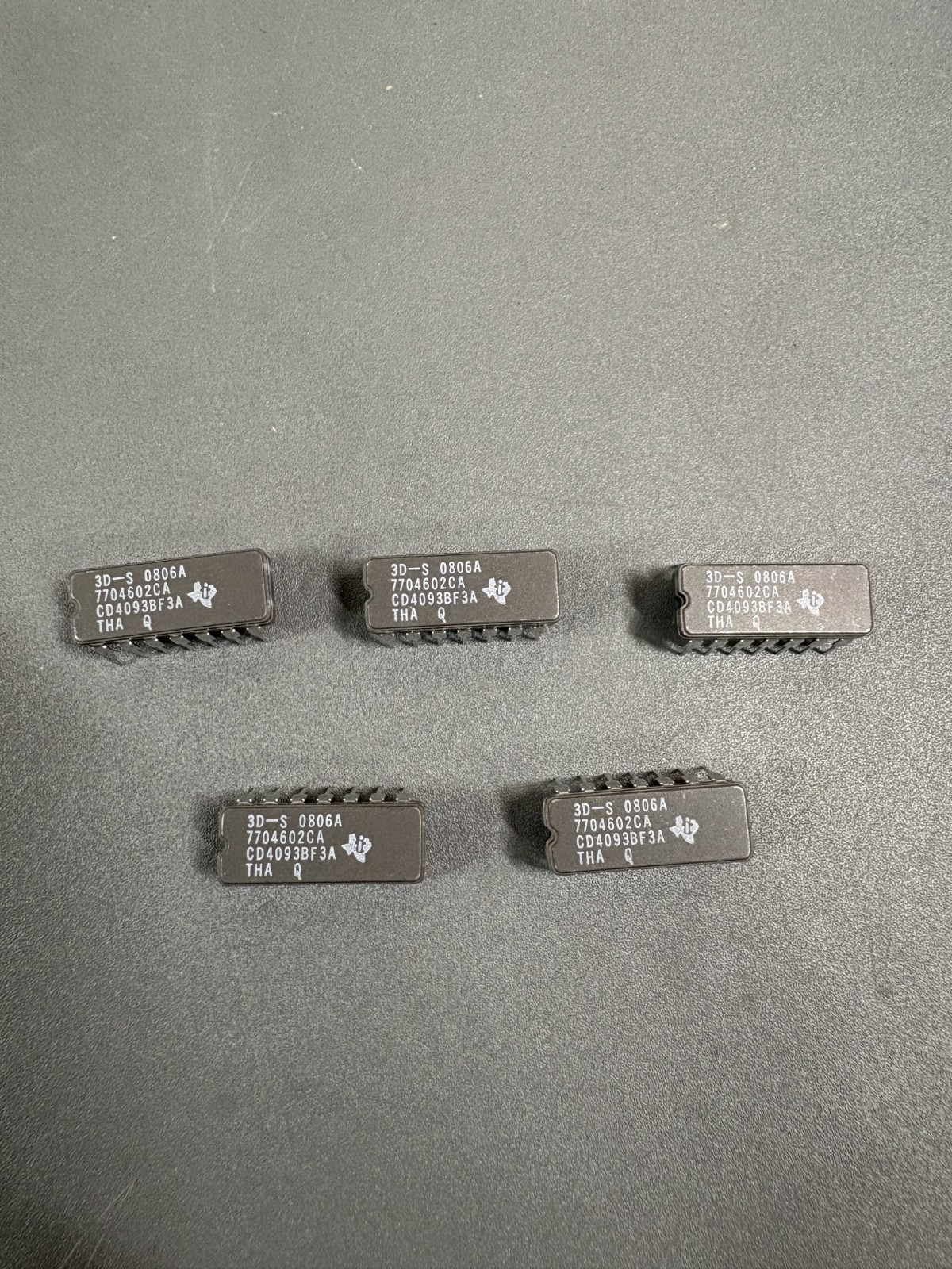 5pcs CD4093BF3A TI Quad NAND Schmitt Trigger DIP14 Logic IC