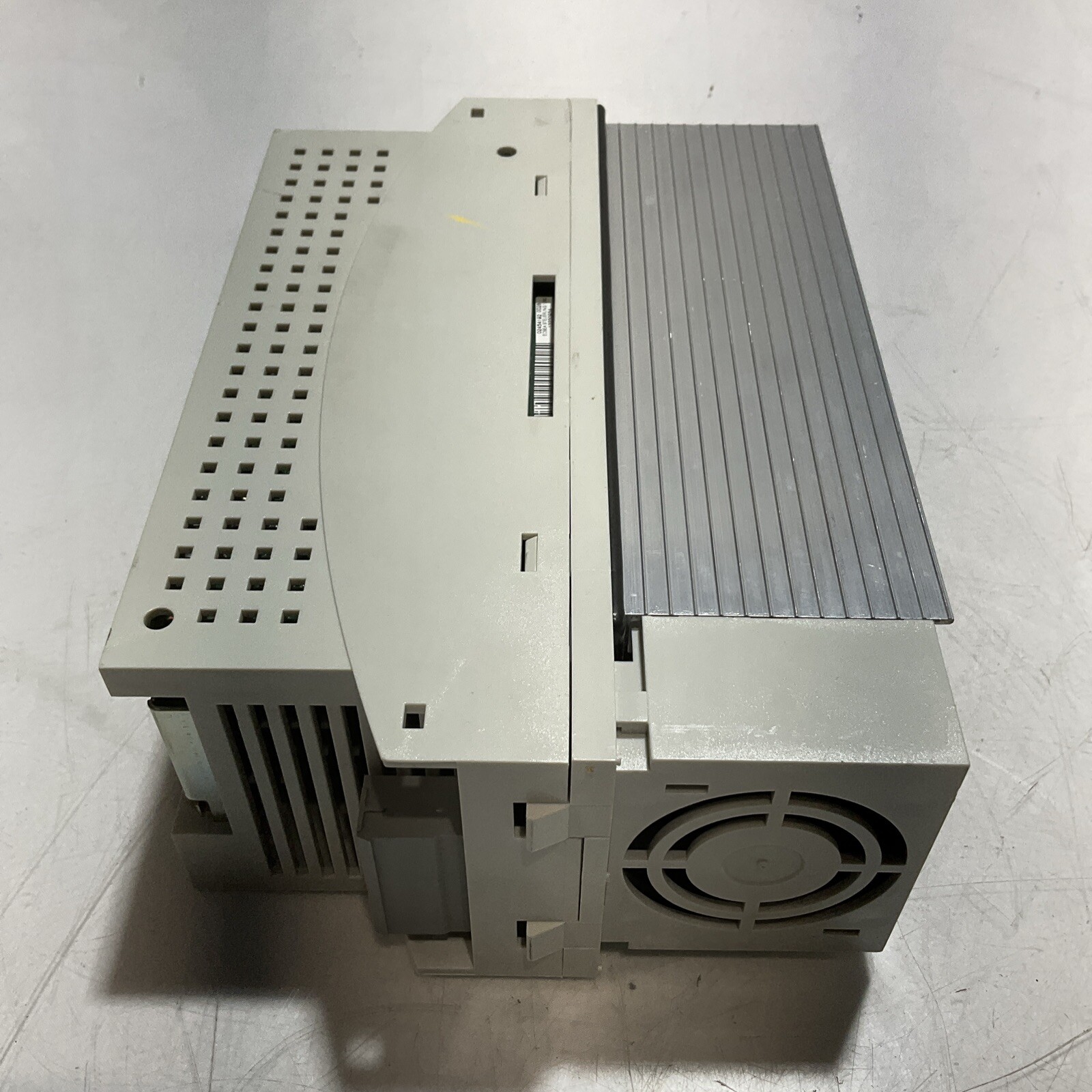 LENZE ECSEA008C4B VARIABLE FREQUENCY DRIVES U3S