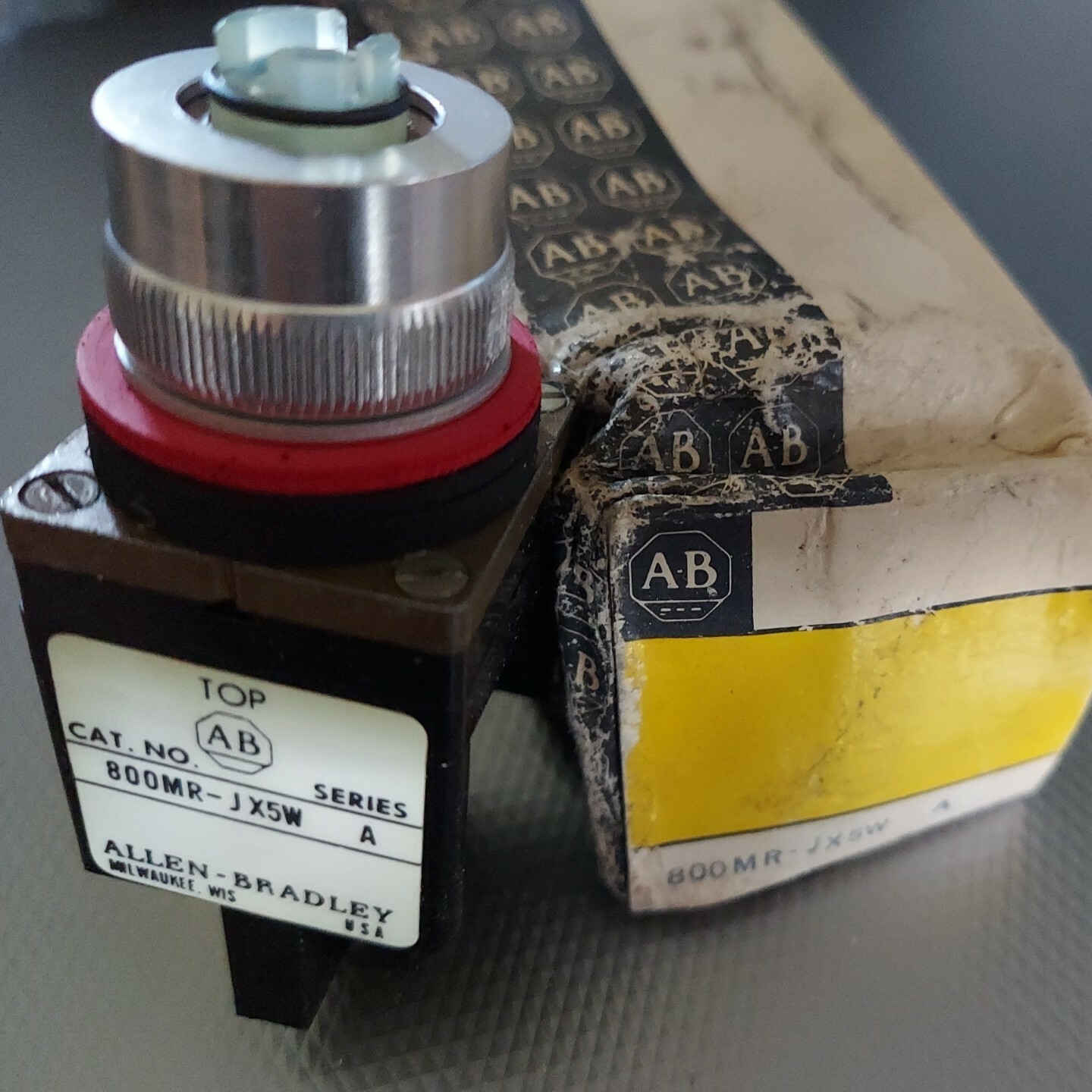 Allen-Bradley 800MR-JX5W Series A