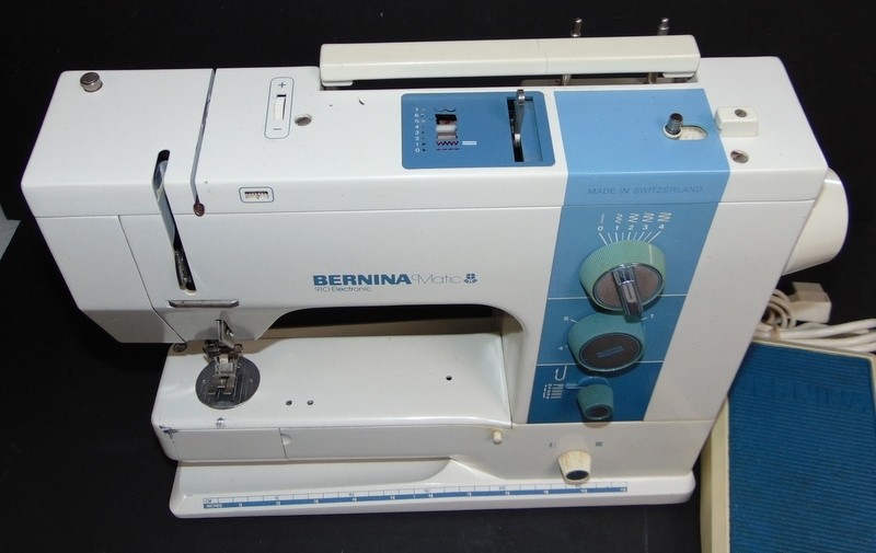 Bernina 910 Electronic Sewing Machine Swiss Made Powers On SEE DESCRIPTION