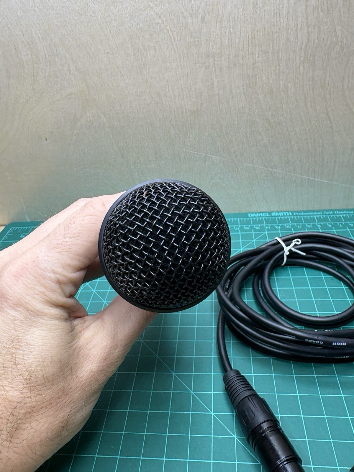 Leader DM-1800 Dynamic Microphone with High Grade XLR Cable / Tested & Working