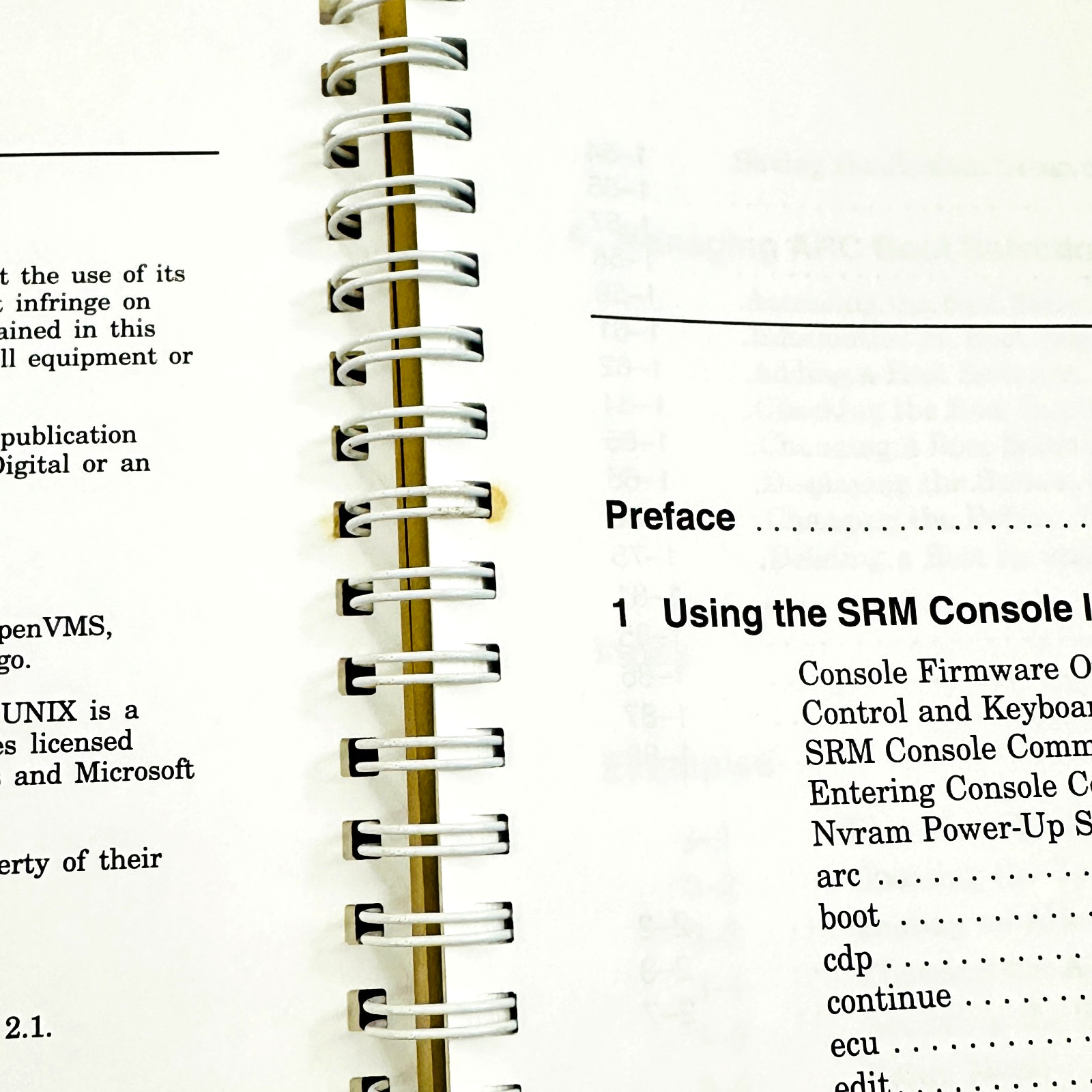 Digital AlphaServer 2000/2100/2100A Firmware Reference Guide 3rd Print 1995 DEC