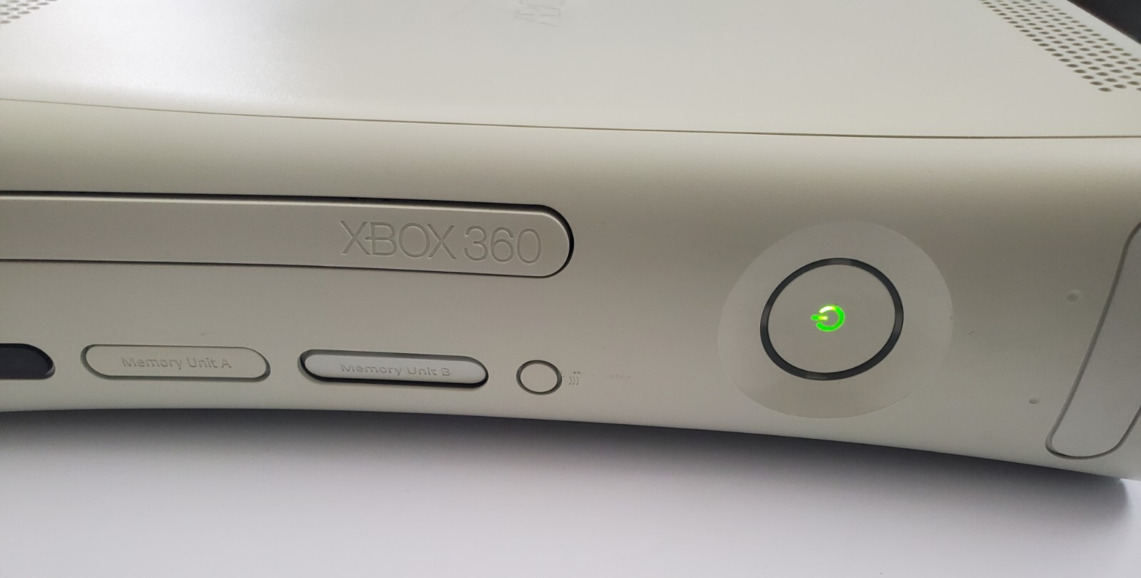 Microsoft XBOX 360 20GB White Console. Tested And Works.