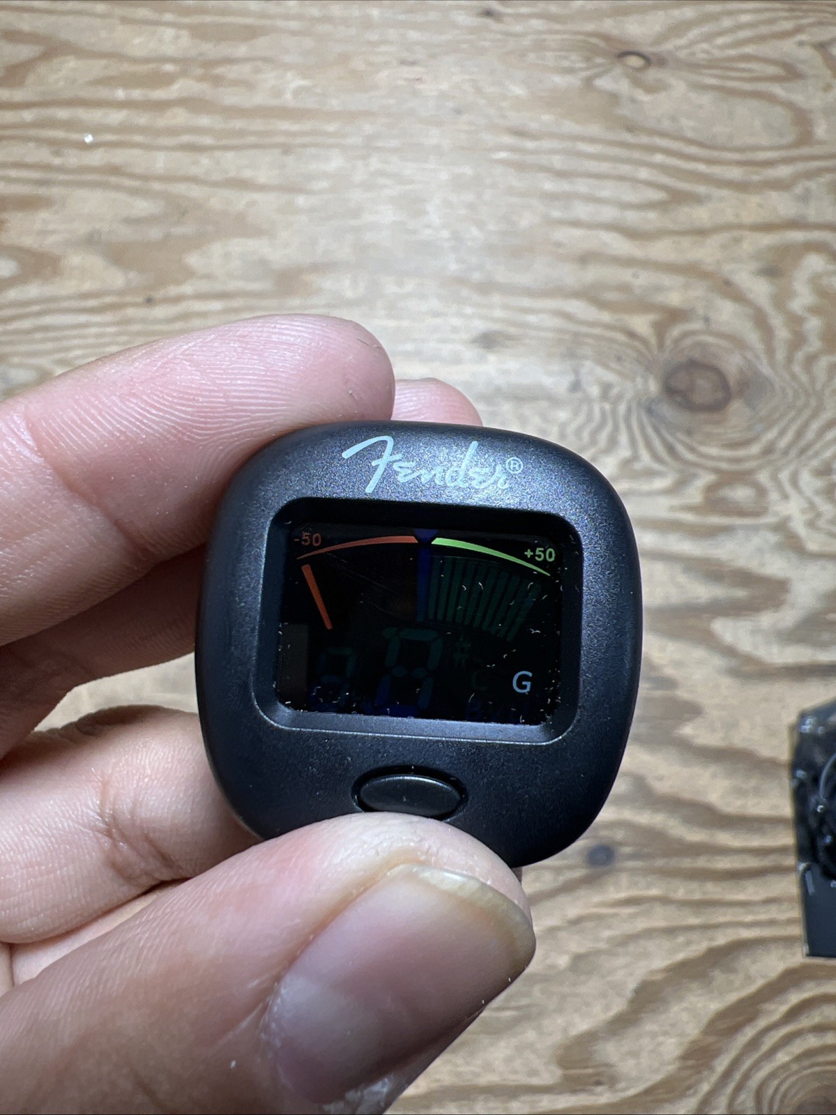 Fender FCT-2 Clip-on Guitar Tuner LCD Display Vibration Sensor Dual-hinge