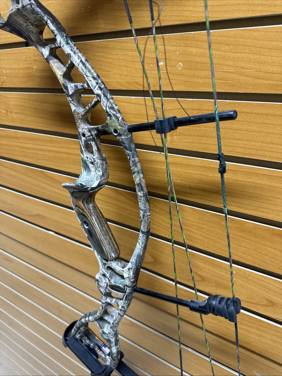 Hoyt Alpha Max 32 Compound Bow - RH - #3 Cam - #3 Mod