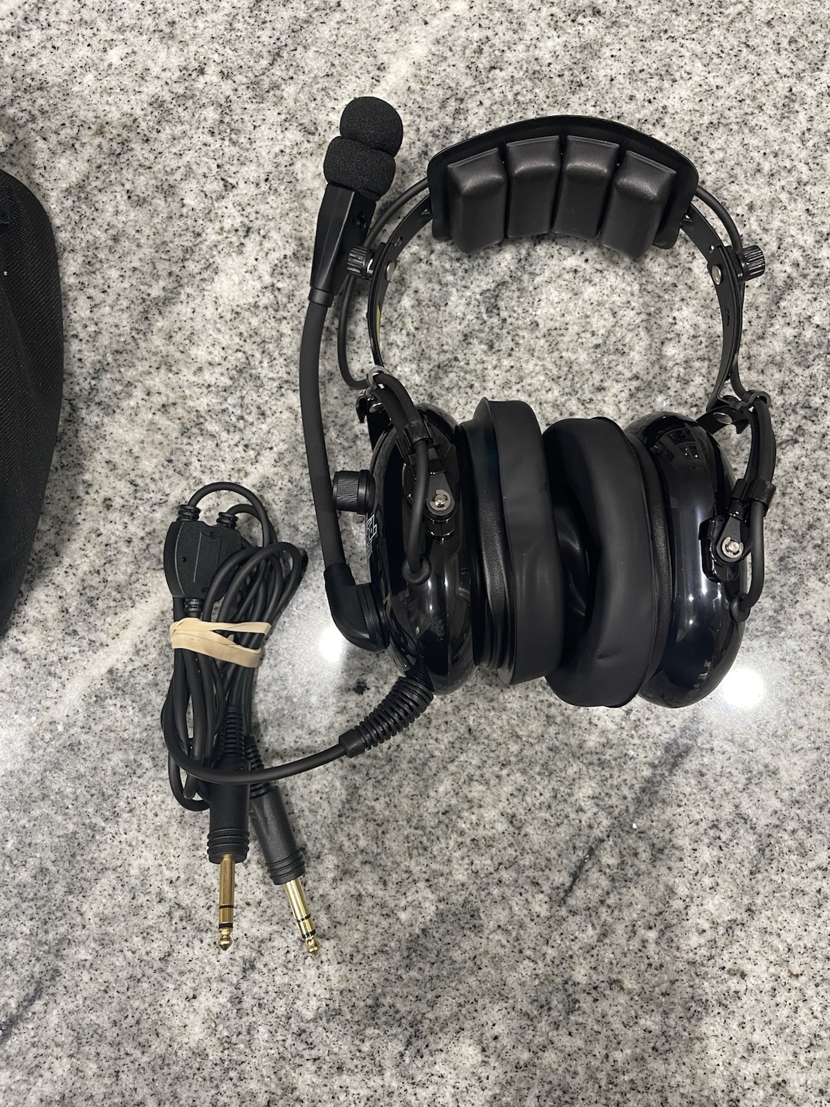 Rugged Air RA200 General Aviation Student Pilot Headset Music Input A20 GA Plug