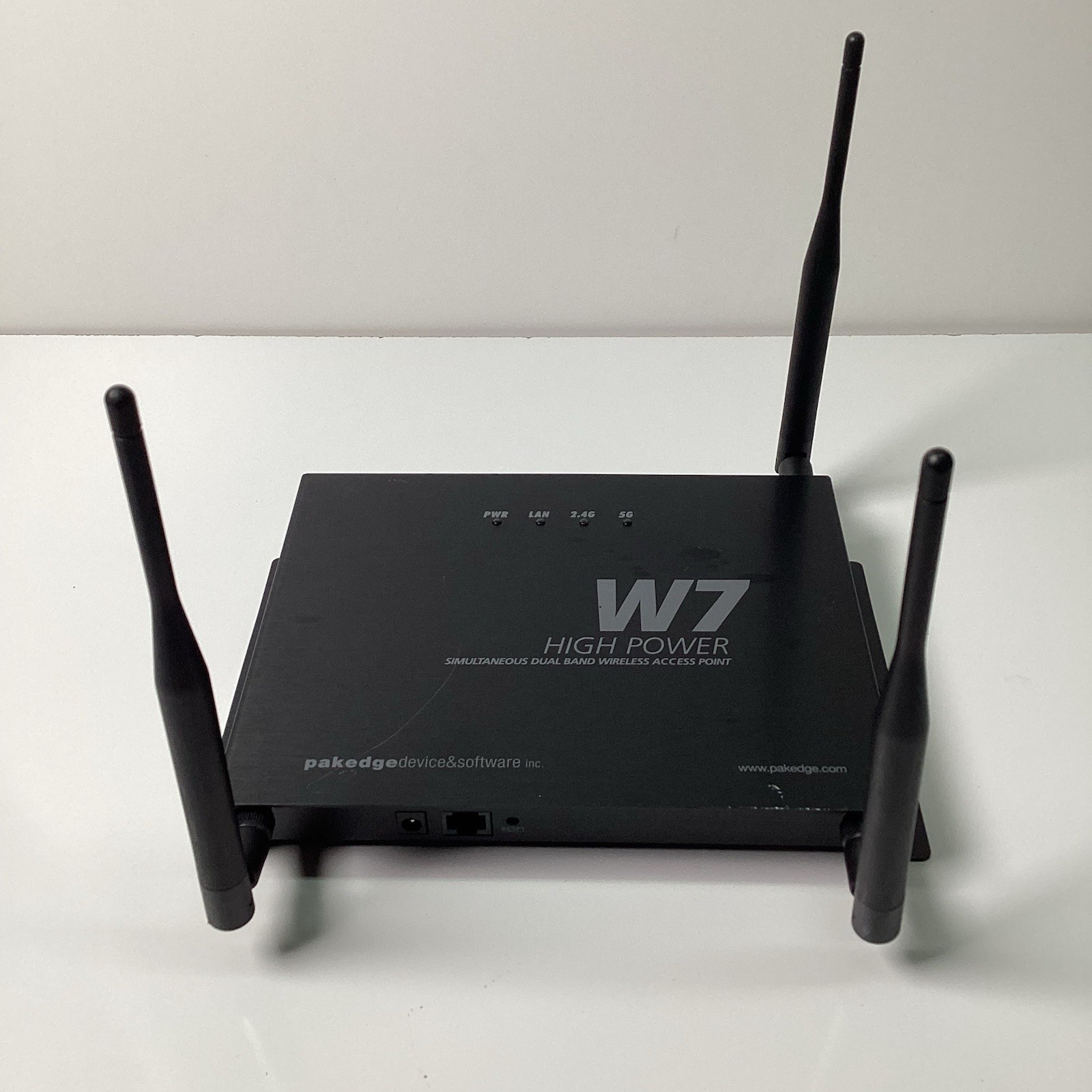 Pakedge W7 WiFi Dual Band Concurrent Radio W/Antennas