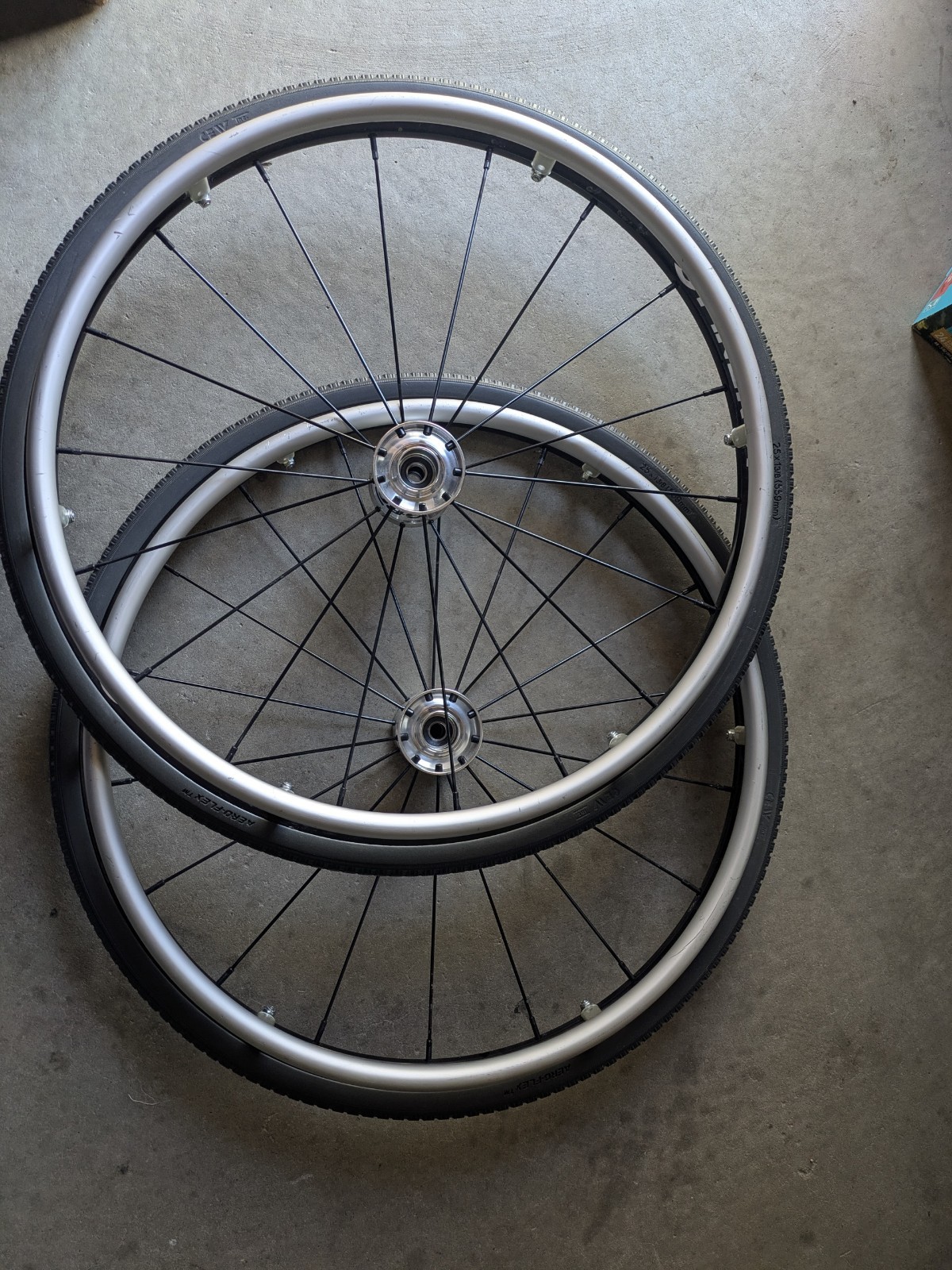 Spinergy Spox Wheelchair Wheel Pair 24" 540mm with Solid Tires Aluminum Handrim