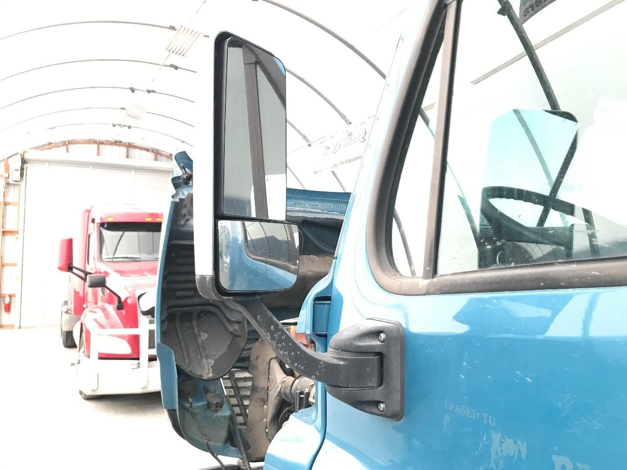 2014-2020 Freightliner CASCADIA POLY/CHROME Left/Driver Door Mirror - Used