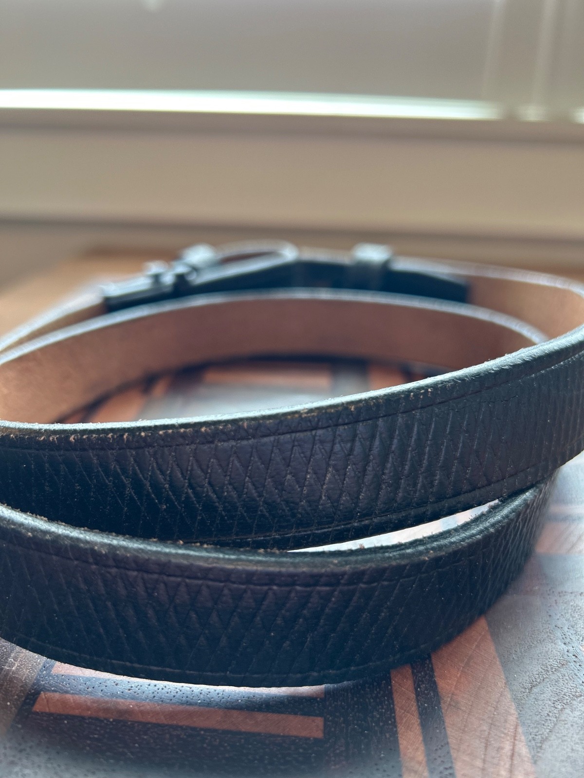 Preowned Black Genuine Leather Rifle/Shotgun Sling One-Inch Width Gently Used