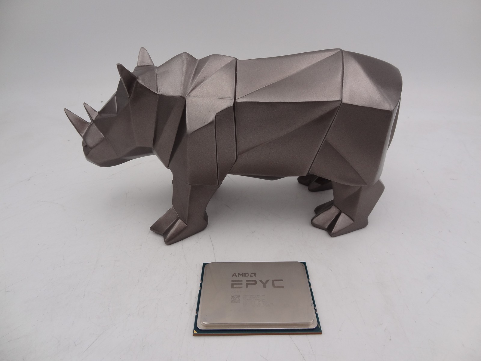 AMD 100-000000078 EPYC 7282 2.8 GHz 64MB L3 Proc