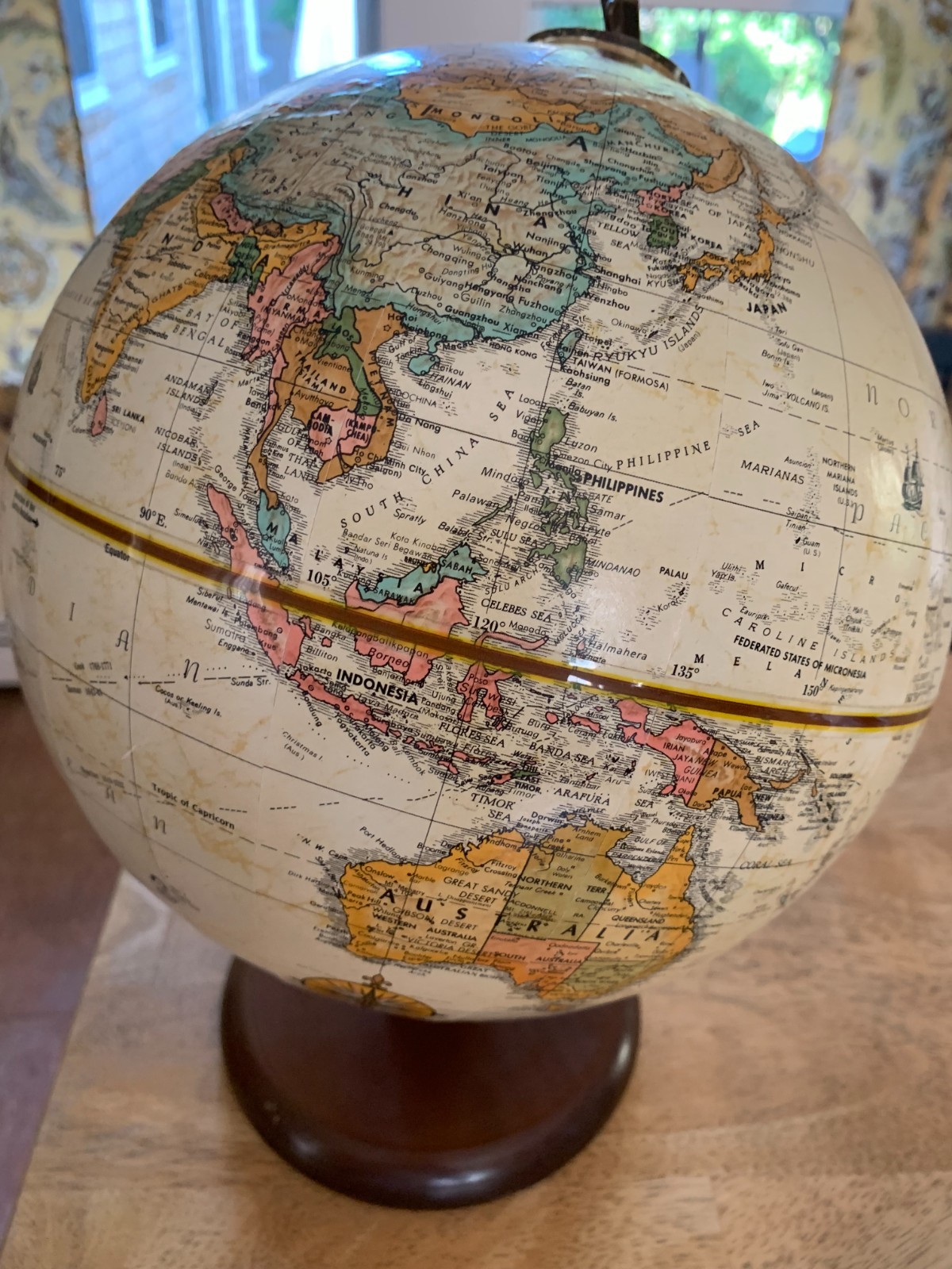 Replogle World Classic 9 Inch Diameter Desktop Globe Genuine Hardwood Base USA