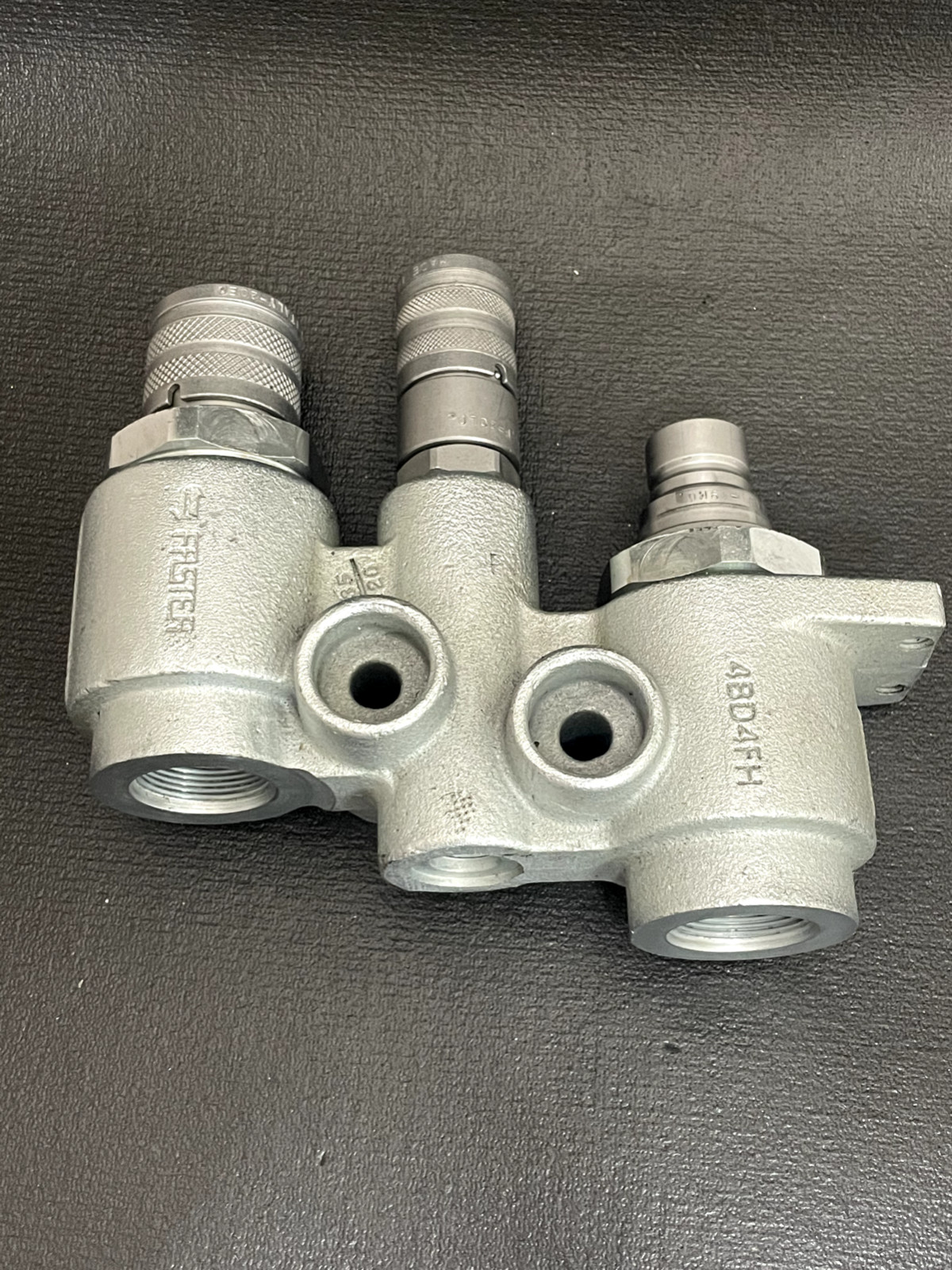 Compatible with New Holland 47396759 Faster 4BD4FH flat face Manifolds no inlets