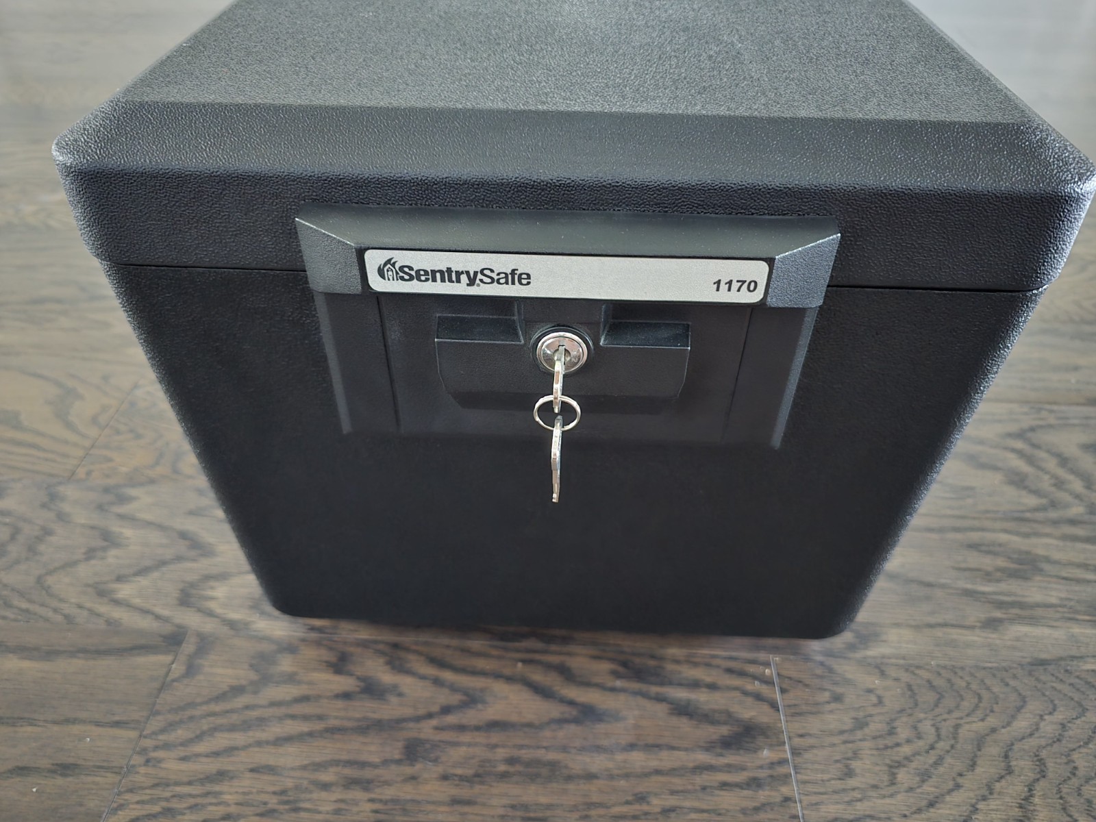 Sentry Safe Fire Proof Color Black Model #1170 Lockbox Security Box w/ 2 Keys
