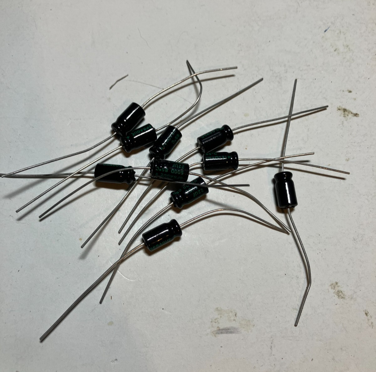 Lot of 10 Sprague Electrolytic Capacitors NEW 22uf 25V NEW 500D USA