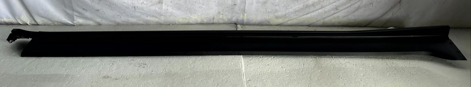 25-26 CHEVROLET EQUINOX FRONT RIGHT SIDE ROCKER PANEL SKIRT MOLDING 1.5L #112441