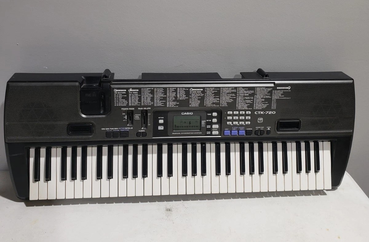 Casio CTK-720 Electronic Keyboard + Power Supply, Tested & Works