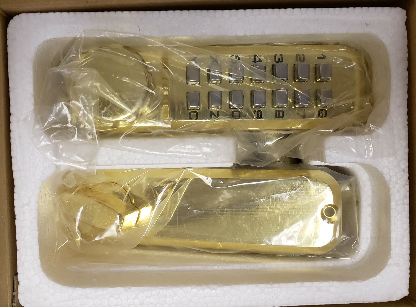 1 SET - ULTRA HARDWARE NO. 44720 PUSHBUTTON LOCKSET NEW IN BOX