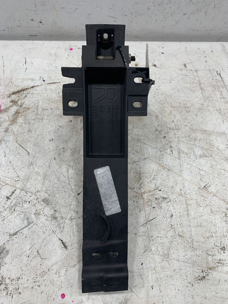 2015 Freightliner Cascadia Cab Extension Bracket (778-10307)