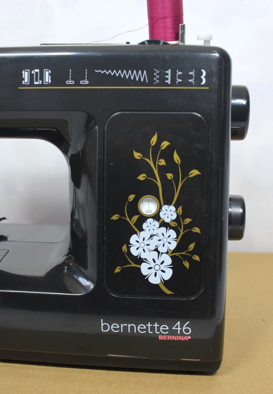Bernina Bernette Model 46 Sewing Machine TESTED & WORKING READ FULL DESCRIPTION