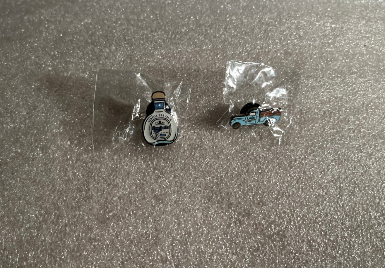 2 DON JULIO TEQUILA Lapel Hat Pins-1942 Blue Truck-Blanco Bottle - Pintrill 2018