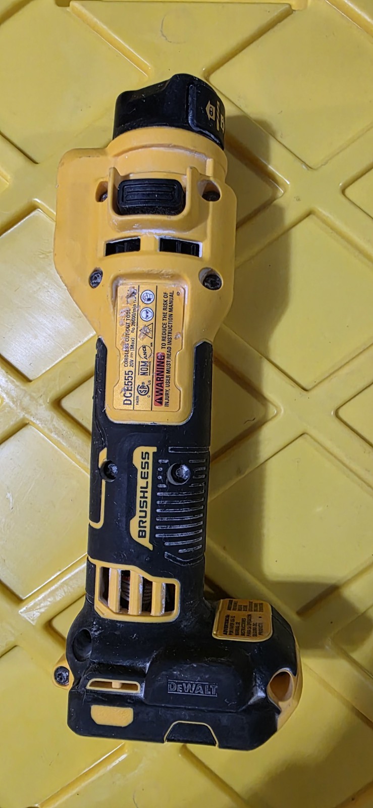 DEWALT DCE555B Drywall Cut-Out Tool – for parts or repair "runs"