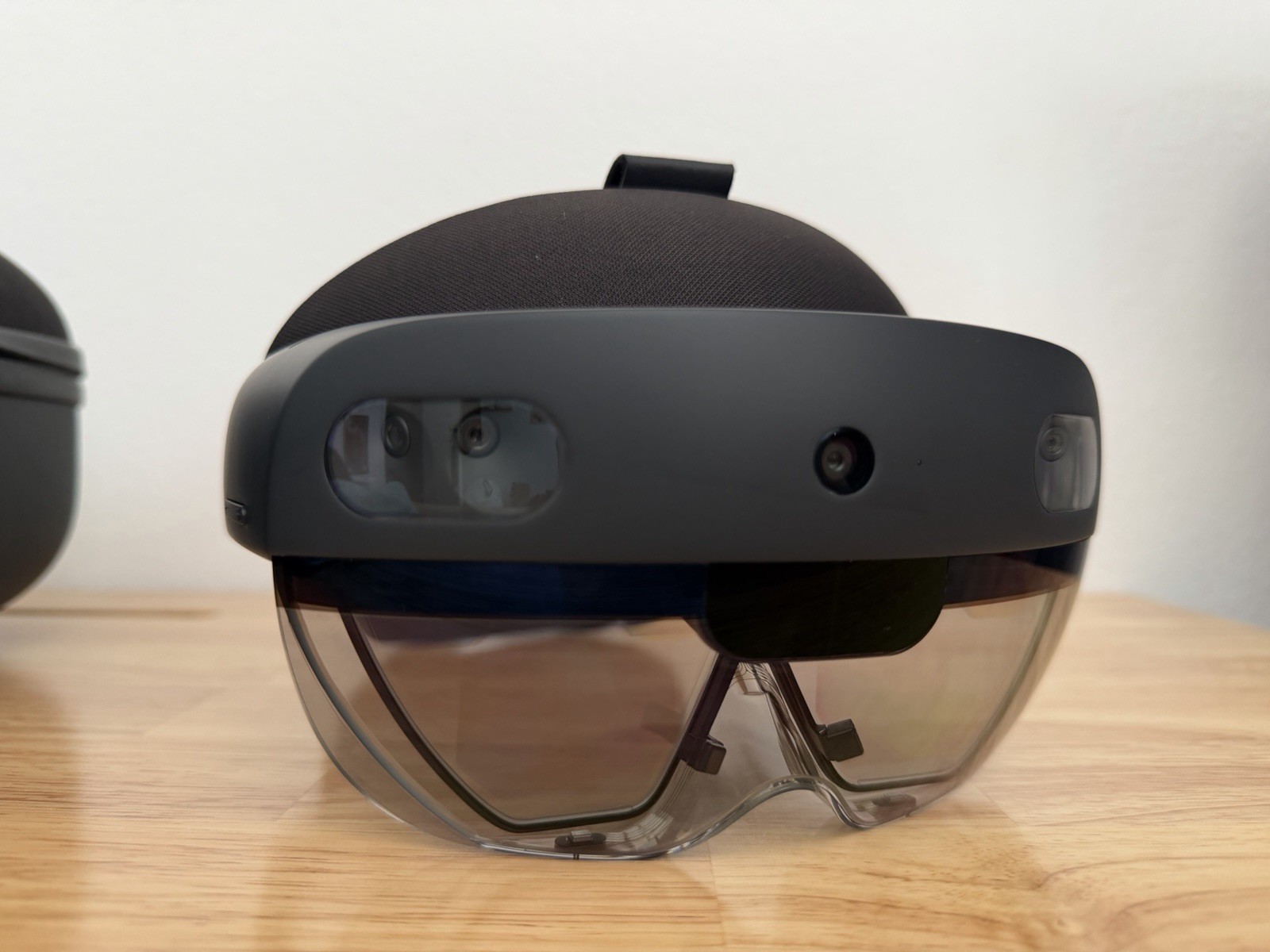 Microsoft HoloLens 2 AR Headset W/ Original Case, Charger, Manual, & Dust cloth